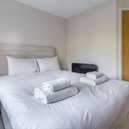 Lovely 2Bed Apt In Redditch, Free Wi-Fi & Parking Eksteriør bilde